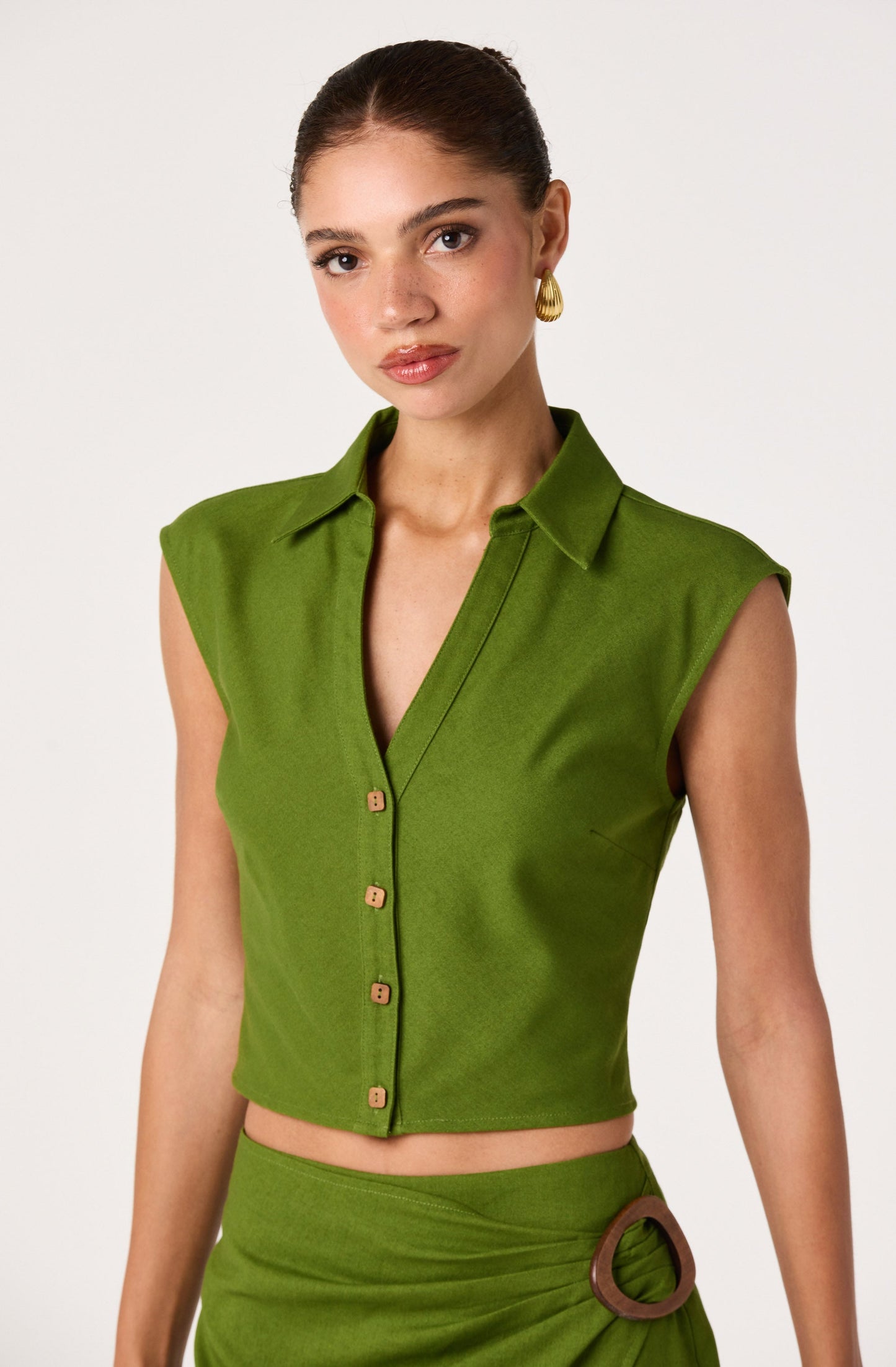 Onyx Collared Sleeveless Crop Top